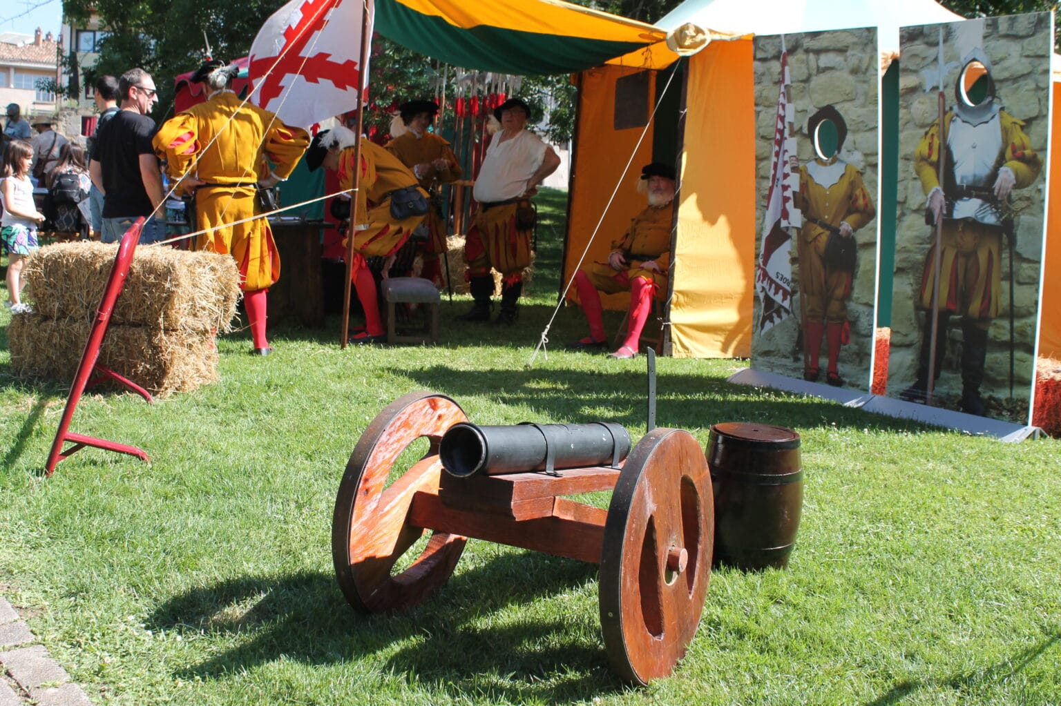 Cañón utilizado en una recreación histórica del siglo XVI