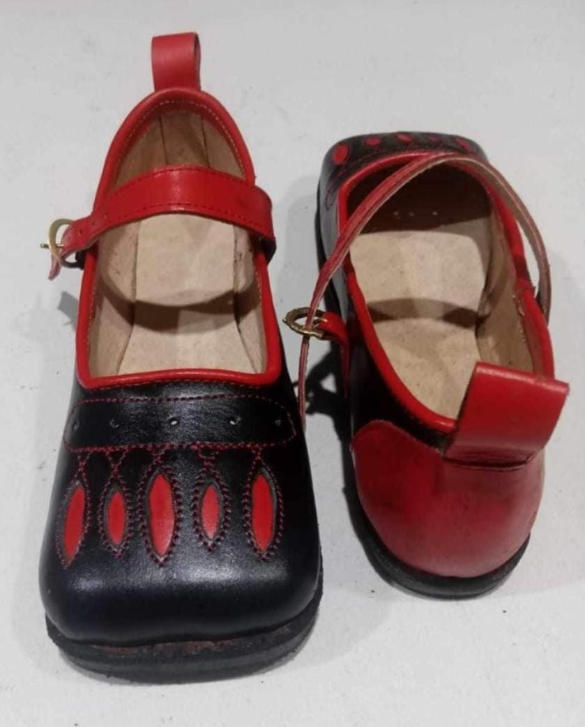 Zapatos de inspiración histórica utilizados en la recreación del siglo XVI
